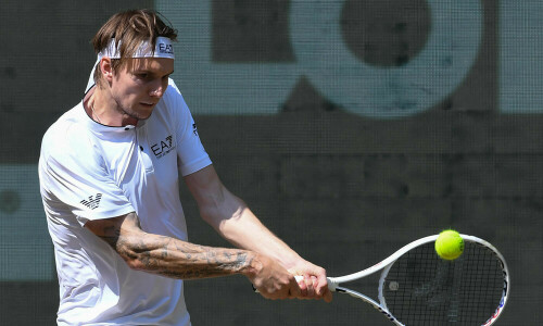Bublik beats Zverev to reach Halle final