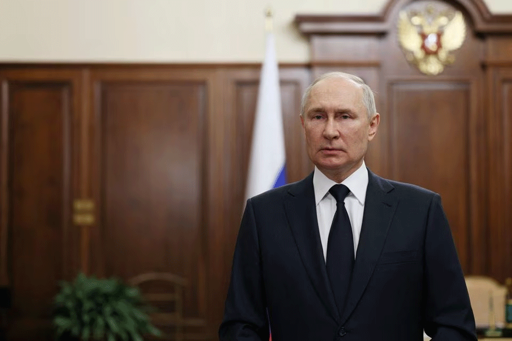 Putin pays tribute to Russian pilots killed fighting mutineers