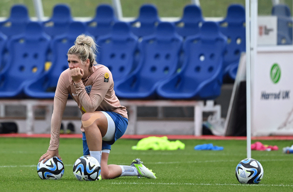 England captain Bright expects to be fit for World Cup