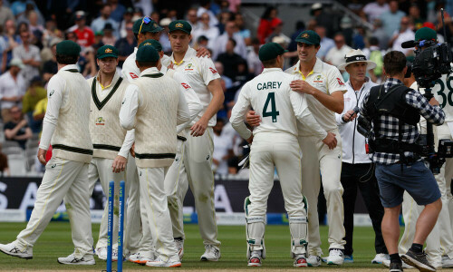 Australia win fractious 2nd Ashes Test despite stunning Stokes century