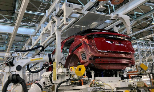 Improving Japan business mood signals steady economic recovery