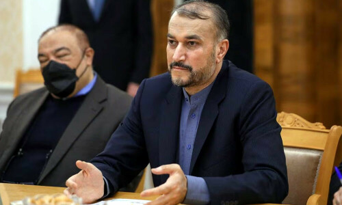 Iranian and Sudanese foreign ministers discuss &lsquo;resumption of ties&rsquo;