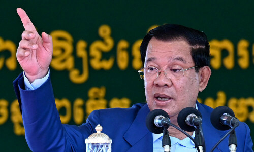 Cambodian PM Hun Sen urges Ukraine not to use US cluster bombs