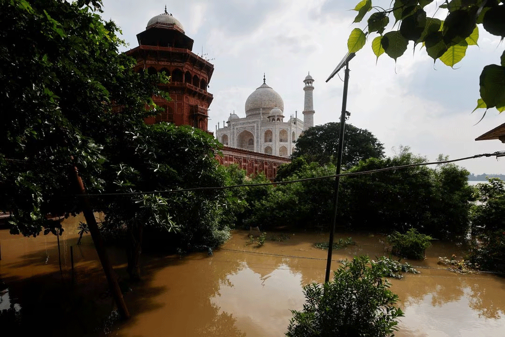 India&rsquo;s Yamuna river laps walls of Taj Mahal after heavy rain