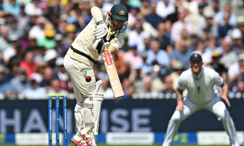 Australia keep England at bay after Broad strikes in fourth Test