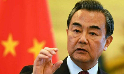 Top Chinese diplomat proposes talks with Japan, South Korea