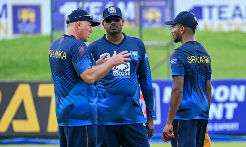 Sri Lanka to push &lsquo;harder&rsquo; in Pakistan Test