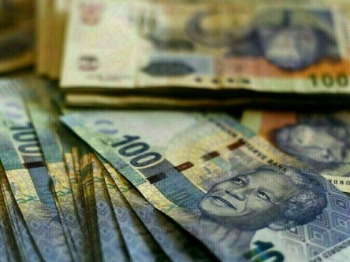 South African rand flat; focus on central banks in big economies this week