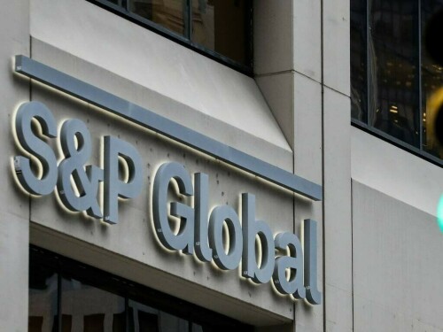 S&P lowers Bangladesh&rsquo;s outlook to negative from stable