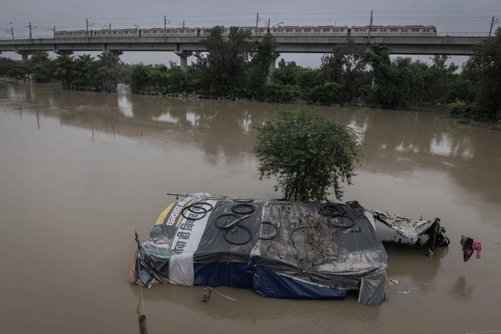 Heavy rain in India&rsquo;s capital raises new fears of flooding