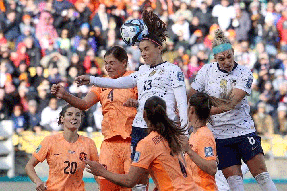 Champions United States held 1-1 by Dutch in World Cup thriller