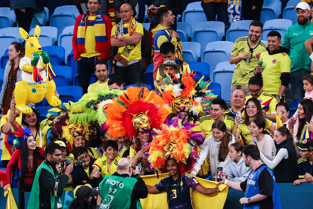 Passionate Colombia fans set standard at Women&rsquo;s World Cup
