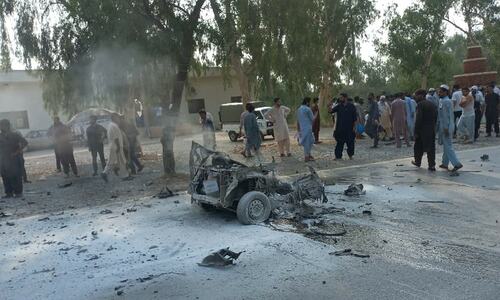 One martyred, several injured in Peshawar suicide blast