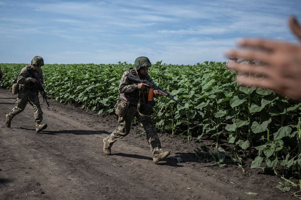 Ukraine says Russians fail to advance but are well dug in