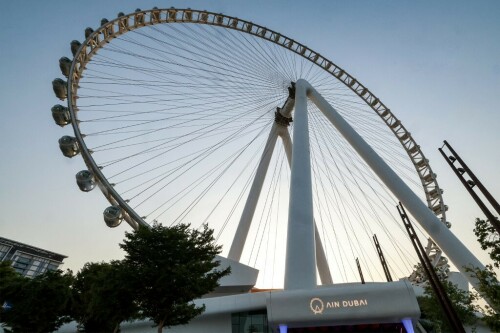 Mystery in Dubai as mega-wheel stops turning