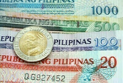 Asian currencies edge higher despite weak China inflation (.)