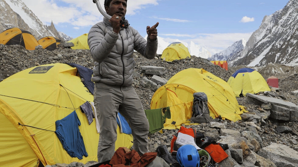 Pakistani climber Sajid Ali Sadpara honours fallen father at K2