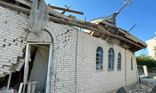Northeast Ukraine town urges evacuations in face of Russian advance