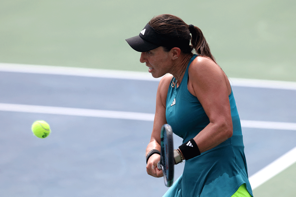 Pegula tops Swiatek to reach Montreal final, rain postpones second semi