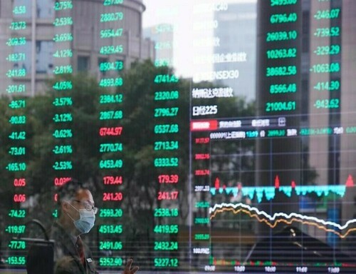 China stocks fall after disappointing economic data, despite rate cuts