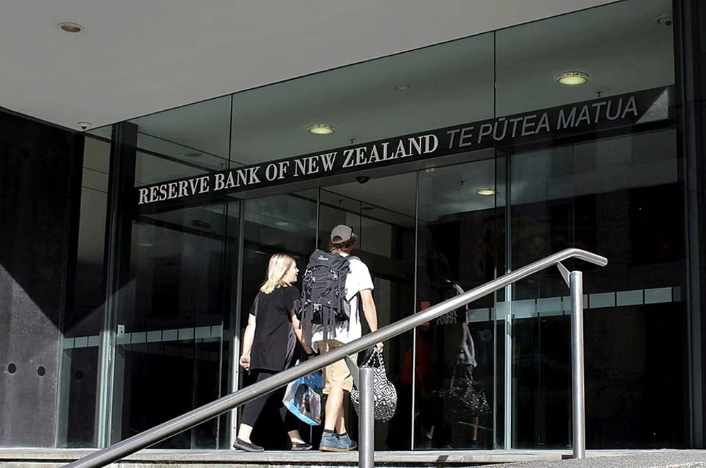 NZ central bank sees cash rate on hold until 2025