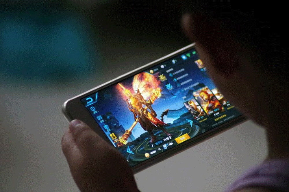 China slowdown creates cheap thrills for Tencent