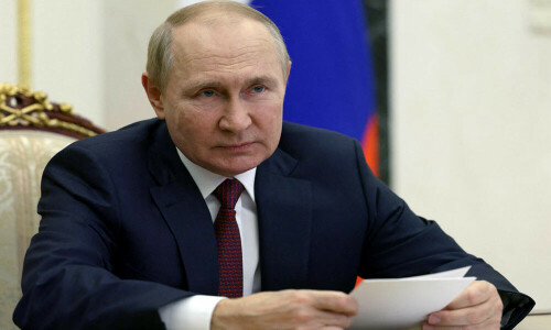 Putin meets top generals in charge of Russia&rsquo;s war efforts in Ukraine