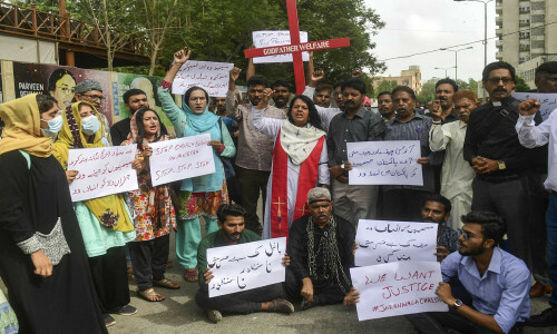Mosques probed over protest call in Pakistan riots