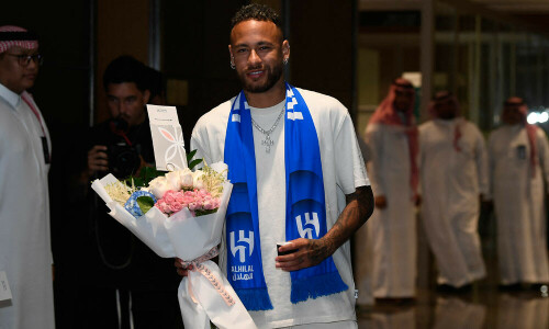 Neymar set for gala welcome at megabucks Saudi club
