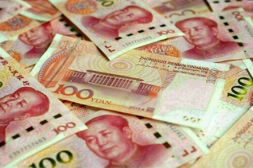 China&rsquo;s yuan inches higher, traders wary ahead of Jackson Hole