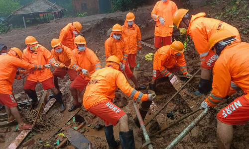 Landslide destroys buildings in north Indian mountains