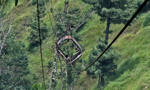 Cable car owner arrested after ignoring safety warnings: police