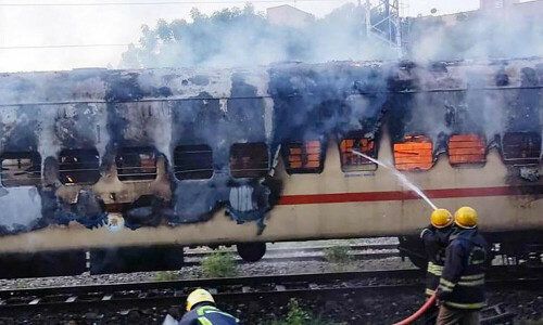 Nine killed in Indian train coach fire