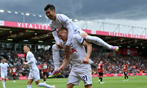 Tottenham beat Bournemouth to go top of the Premier League