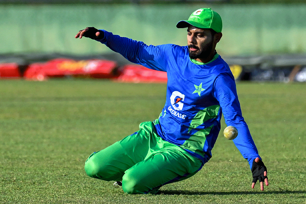 World No. 1 Pakistan add Shakeel to Asia Cup squad