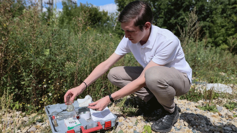 Russian teen eco-activists fight for future as risks mount
