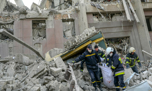 Blasts in Ukraine&rsquo;s Kyiv kill two