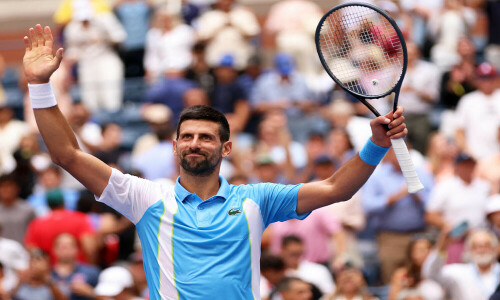 Djokovic ramps up US Open bid as Swiatek, Gauff stroll