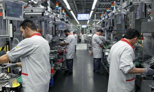 India Aug factory activity hits 3-month high, but hiring slows