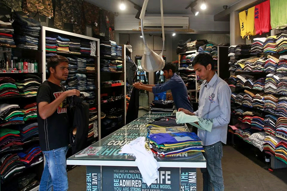 India&rsquo;s services growth slowed slightly in Aug but exports hit record high