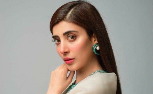 Urwa Hocane blames &lsquo;arrogant, petty&rsquo; Indian politics for refusal to play in Pakistan