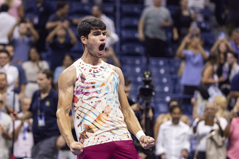 Alcaraz powers through as US Open rivals feel the heat