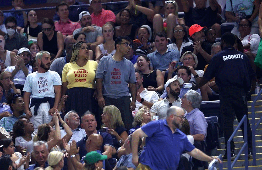 Climate protesters halt US Open semi-finals