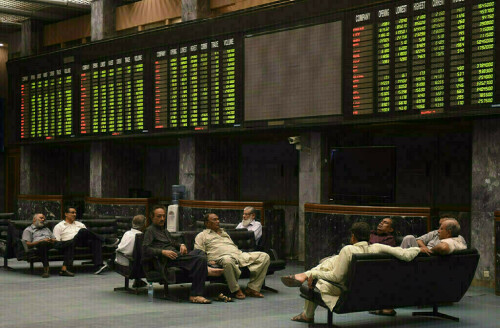 KSE-100 gains over 250 points as investors weigh rupee&rsquo;s recovery