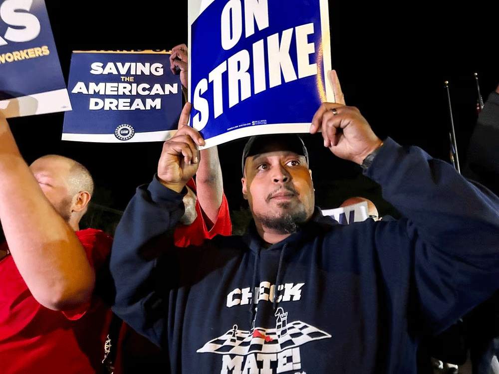 US auto workers launch first simultaneous strike at Detroit Three