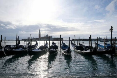 Venice avoids being added to UNESCO list of endangered sites