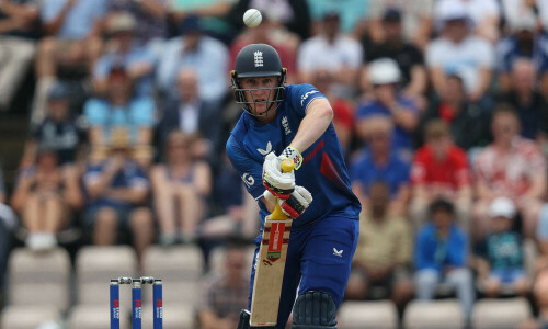 England pick Brook instead of Roy for World Cup title defence