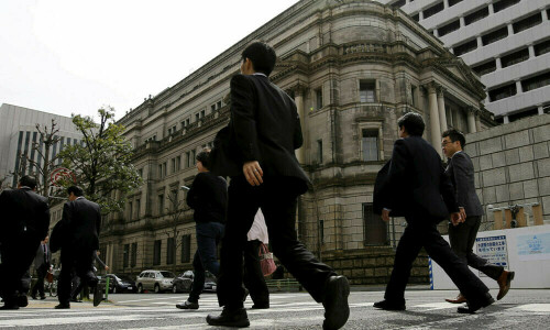 Japan&rsquo;s central bank will keep stimulus for now as risks grow