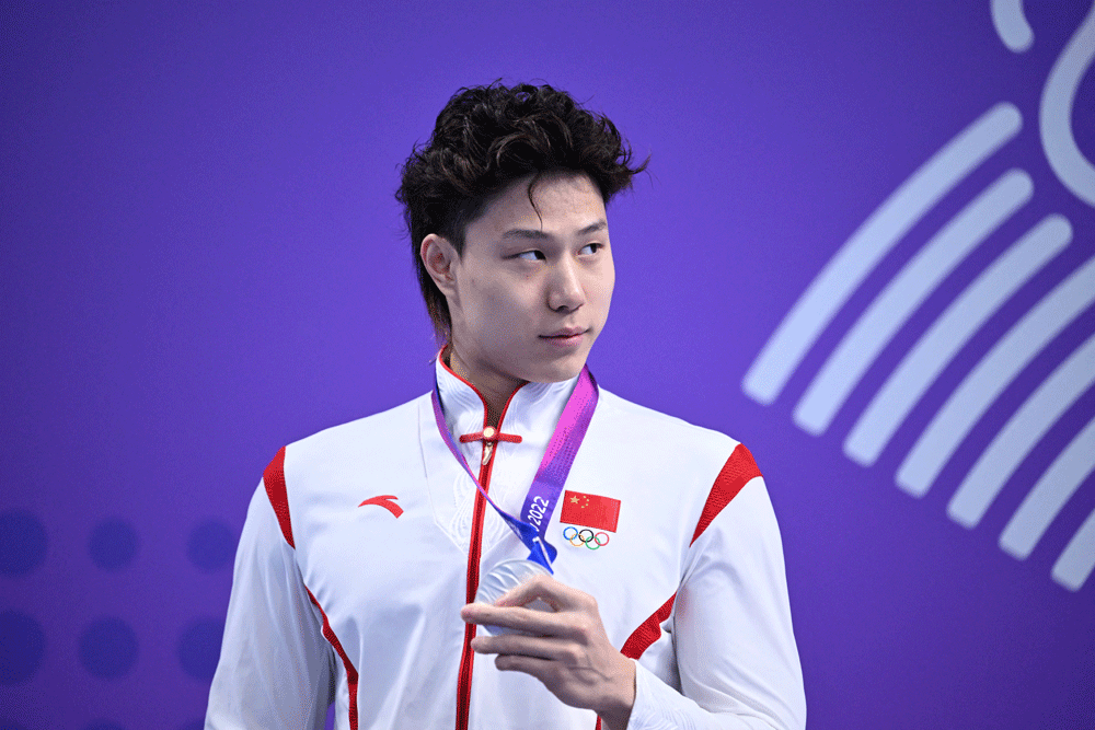 World champ Qin cruises as Zhang Yufei sets up Haughey blockbuster