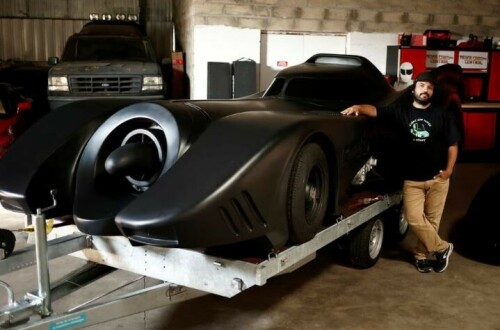 &lsquo;Fast and Furious&rsquo;: Paris collector offers drives in famous movie cars
